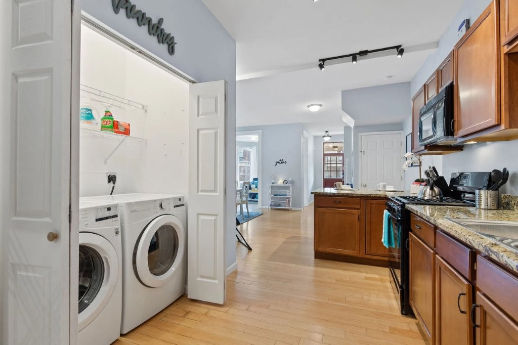 3 Bedrooms Bedrooms, ,2 BathroomsBathrooms,Woodford Homes,For Rent,1368