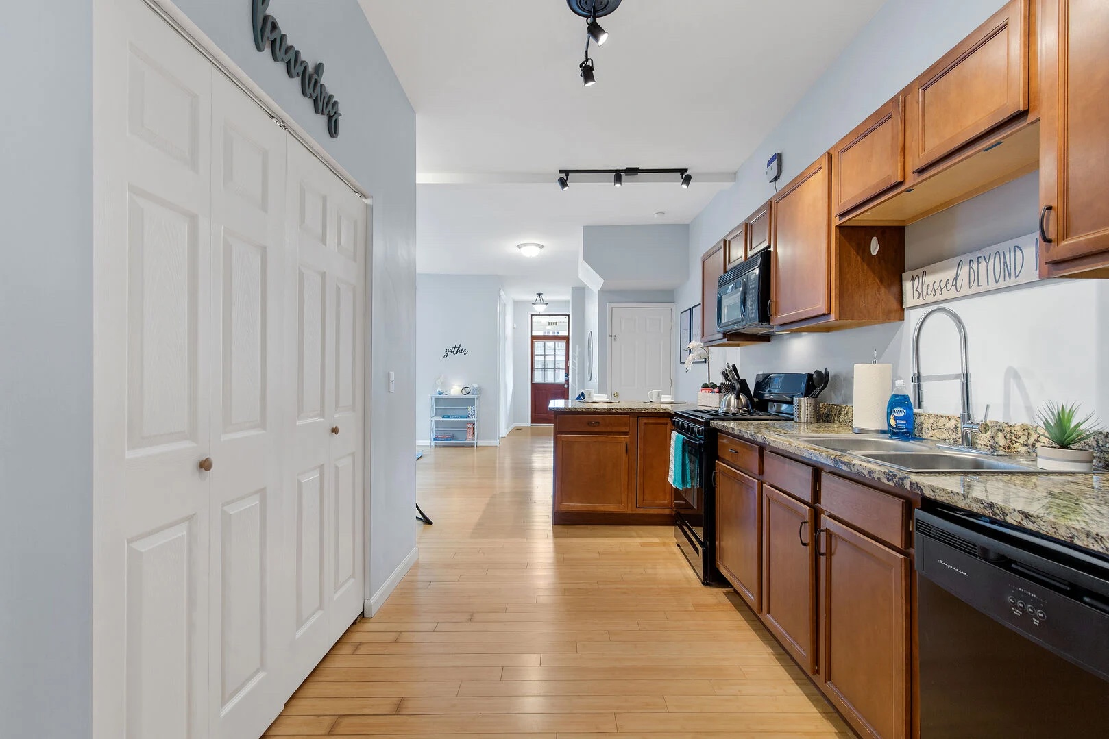 3 Bedrooms Bedrooms, ,2 BathroomsBathrooms,Woodford Homes,For Rent,1368