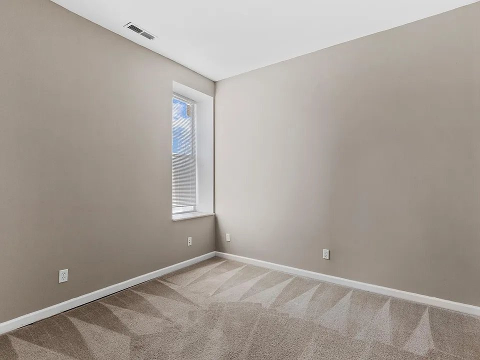 3 Bedrooms Bedrooms, ,2 BathroomsBathrooms,Woodford Homes,For Rent,1370