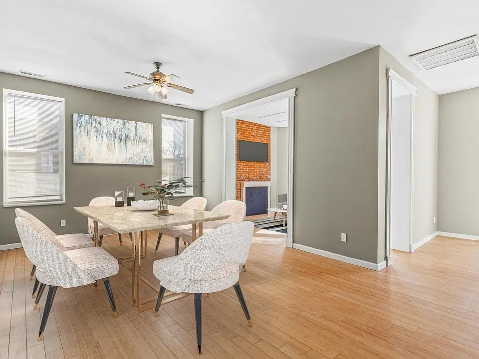 3 Bedrooms Bedrooms, ,2 BathroomsBathrooms,Woodford Homes,For Rent,1370
