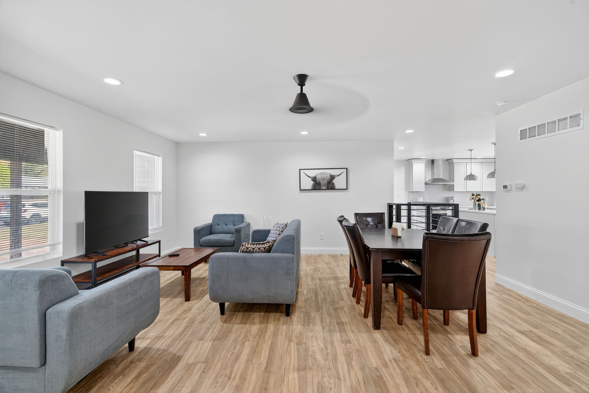 3 Bedrooms Bedrooms, ,2 BathroomsBathrooms,Woodford Homes,For Rent,1371