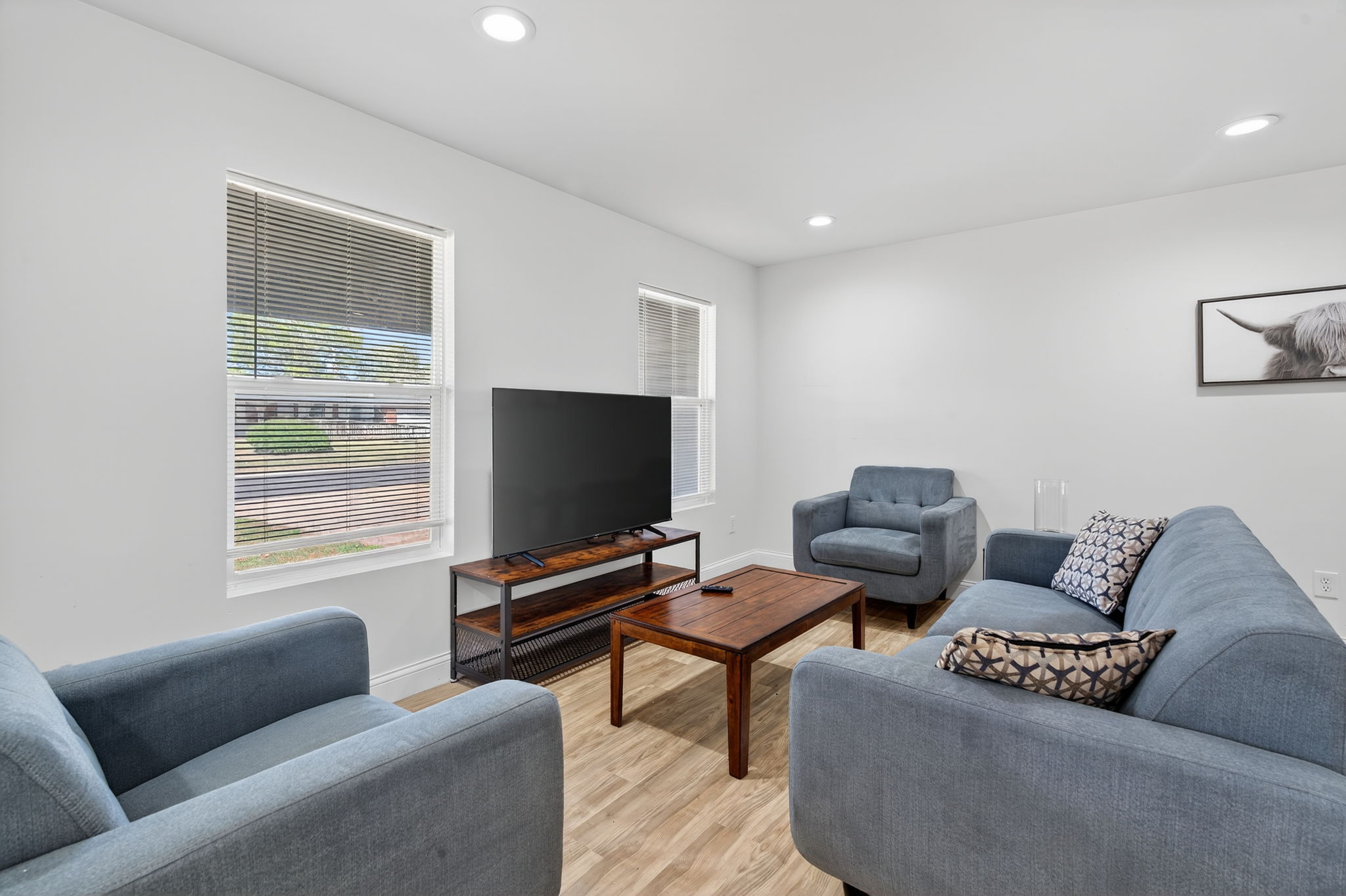 3 Bedrooms Bedrooms, ,2 BathroomsBathrooms,Woodford Homes,For Rent,1371