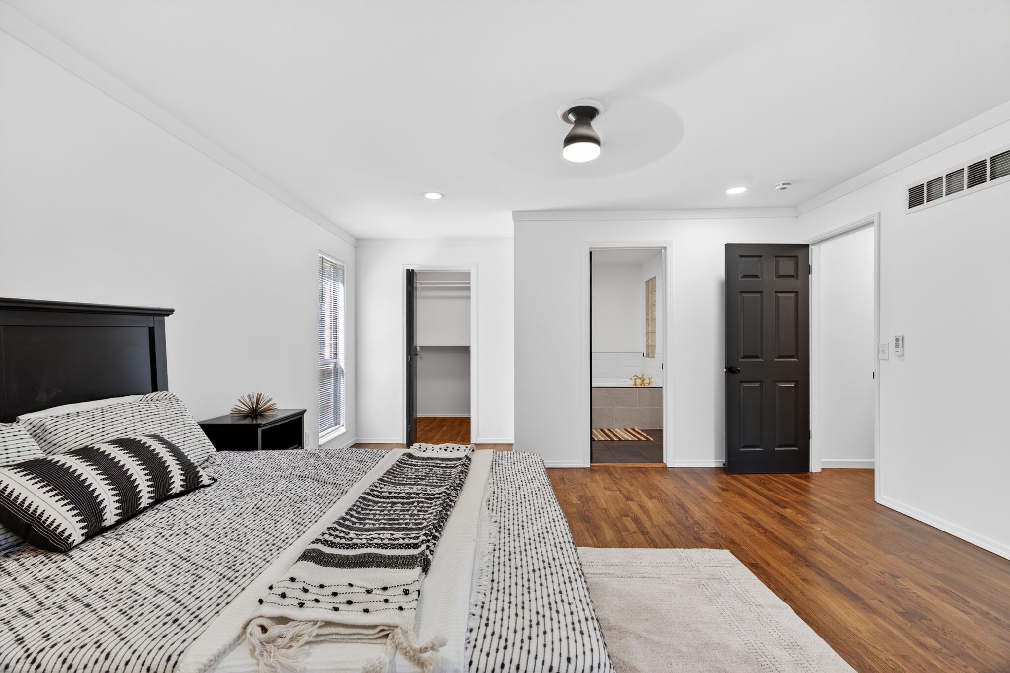 5 Bedrooms Bedrooms, ,3 BathroomsBathrooms,Woodford Homes,Lease Purchase / Purchase,1373