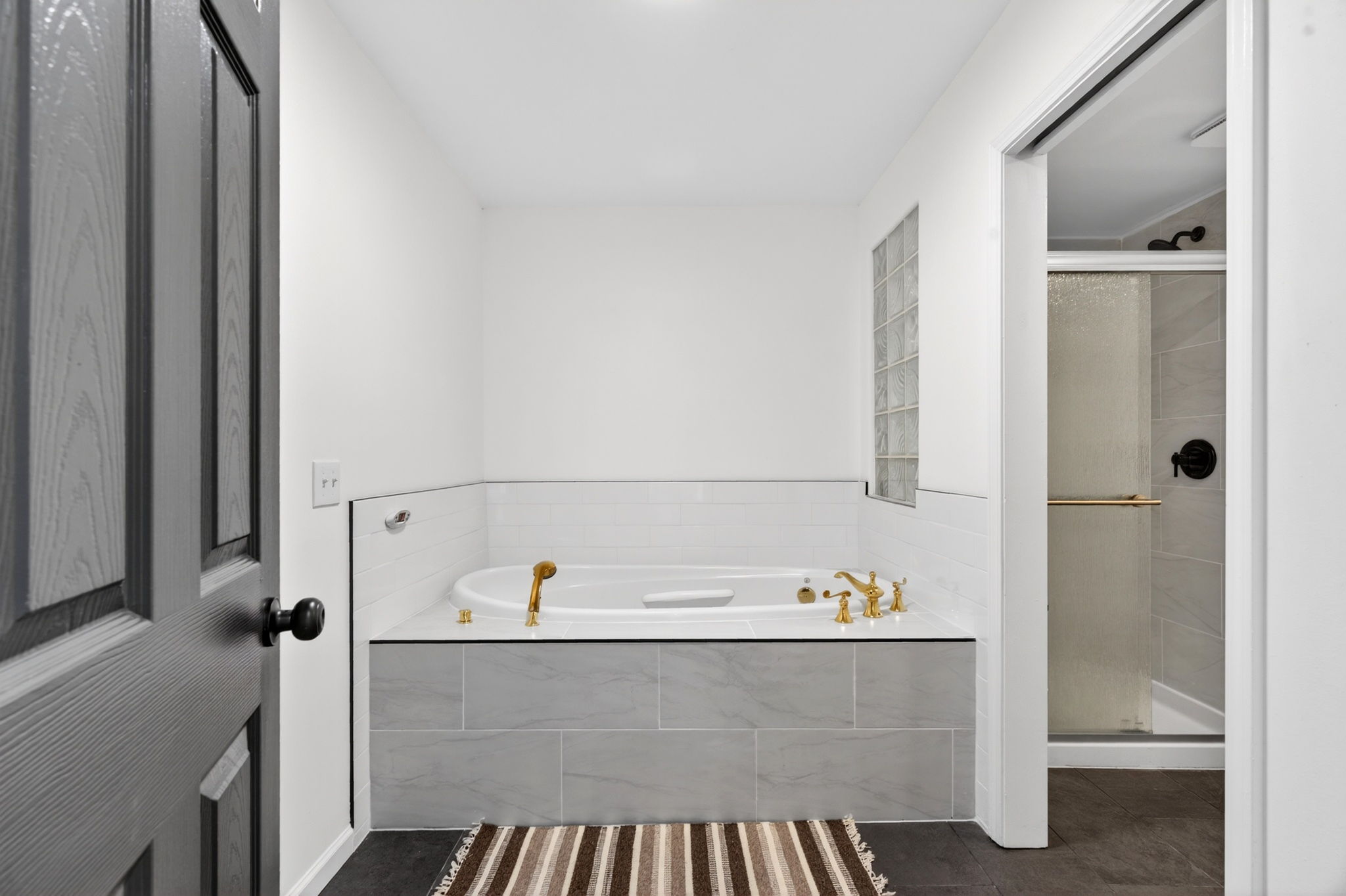 5 Bedrooms Bedrooms, ,3 BathroomsBathrooms,Woodford Homes,Lease Purchase / Purchase,1373